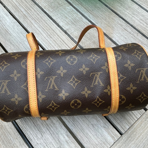 Louis Vuitton Papillon Handbag - Picture 2 of 8
